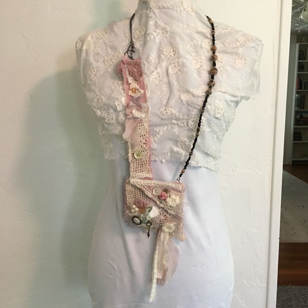 Handmade Vintage Style Lace Button Mini Crossbody Bag Pouch - Picture 4 of 11